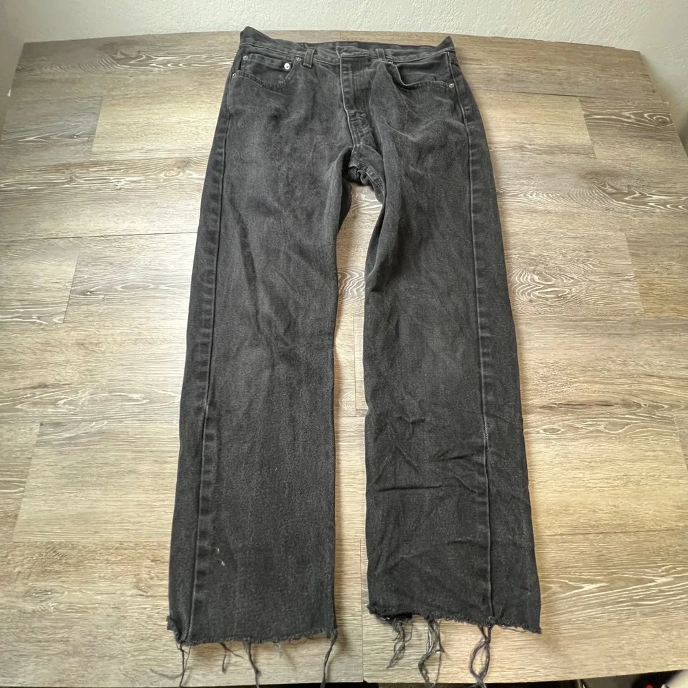 Levis 505 Jeans Mens 33x28 Black Straight Leg Raw Hem Frayed Denim 00505-0260